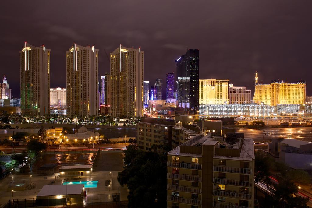 Wyndham Grand Desert Resort Лас-Вегас Екстер'єр фото